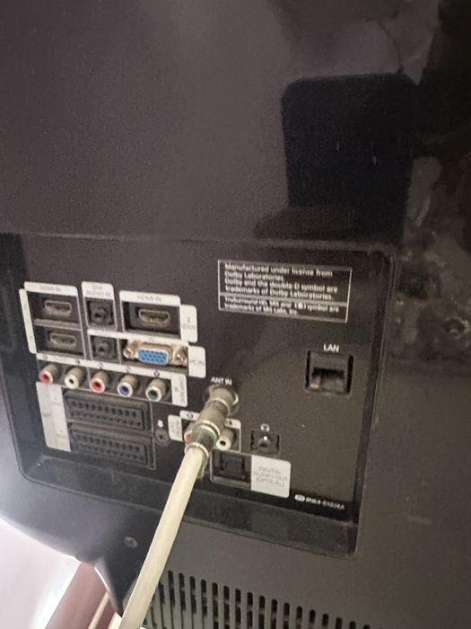 televizor samsung LE37B652T4W impecabil