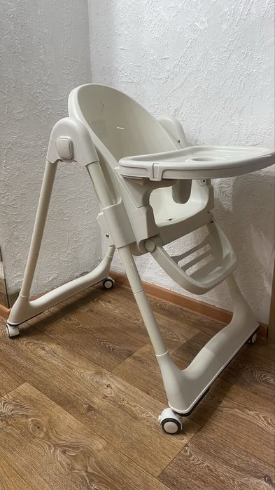 Продам стальчик для кормления