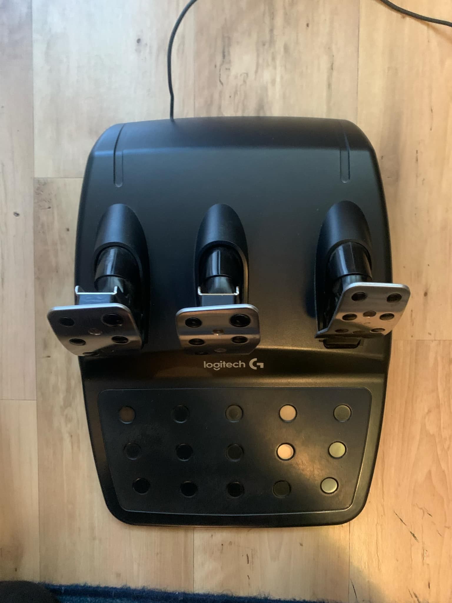 Волан с педали Logitech G29