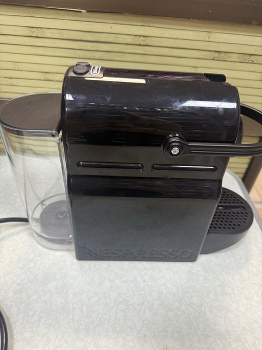 Кафемашина Nespresso Inissia Black