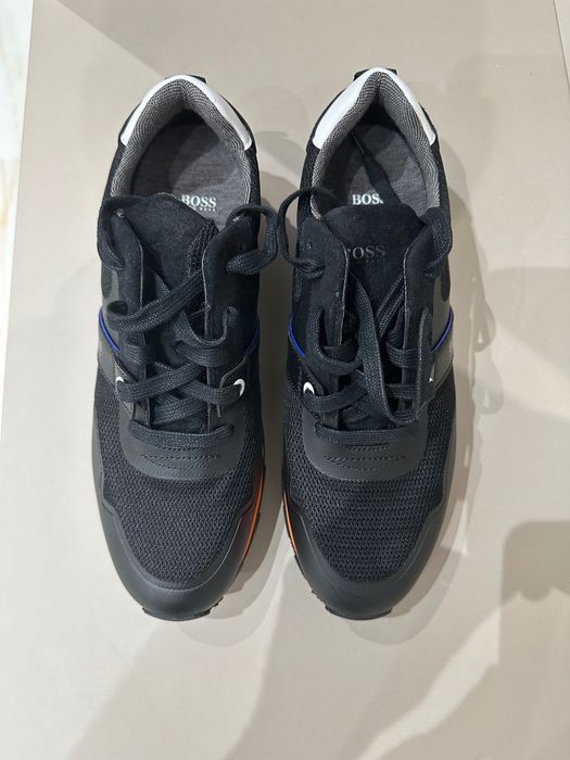 Boss sneakers нови