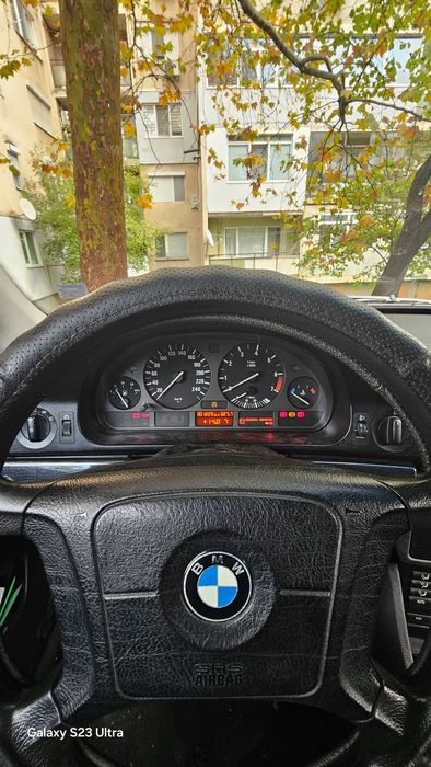 Bmw 520i повреден