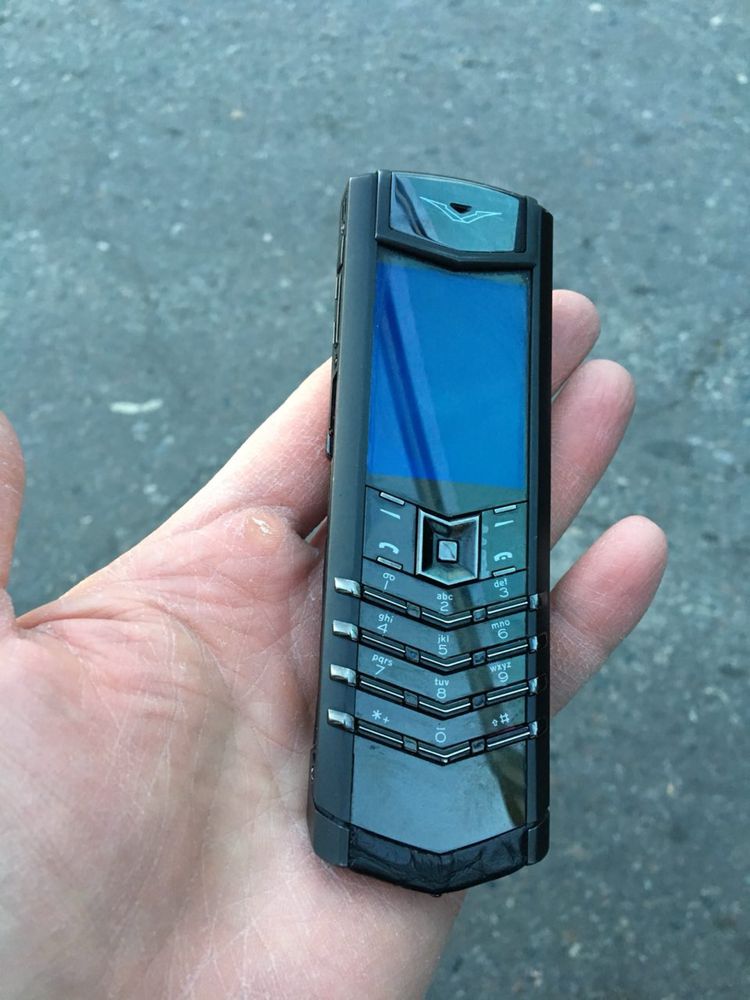 Ремонт сотовых Vertu толькл оригинал