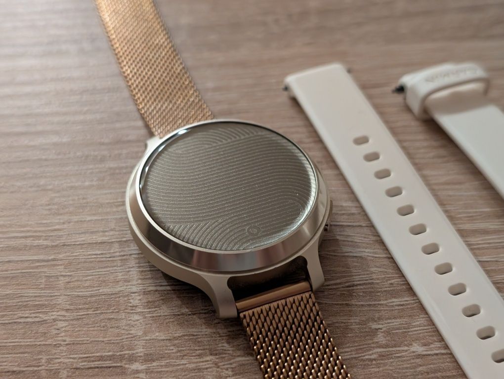 Garmin Lily 2 Active смарт часовник