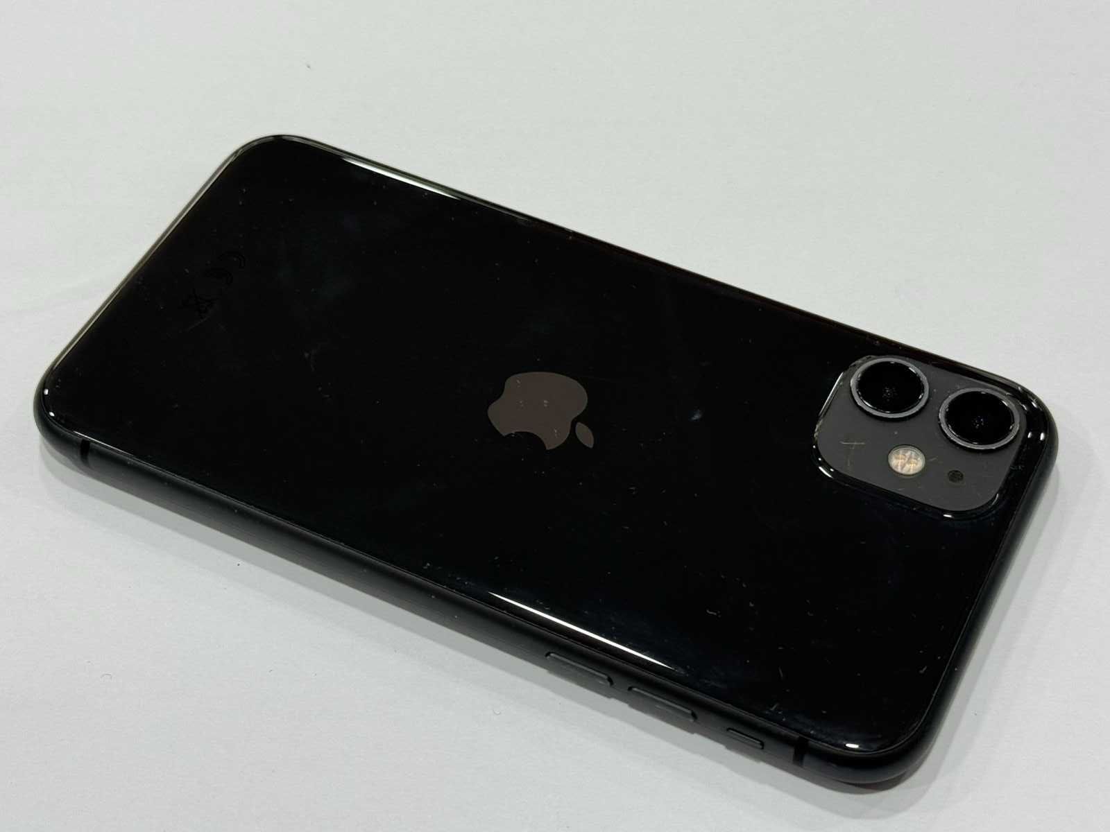 iPhone 11 – 64GB black