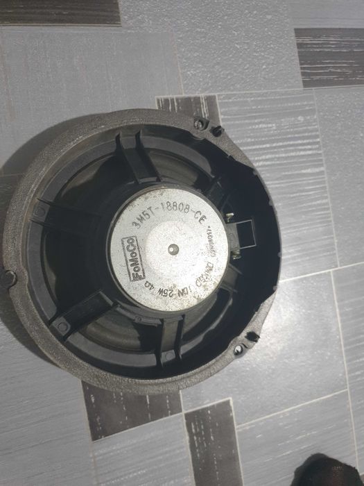 Boxă Ford Focus compatibila  cu ani 2006 până in 2012 !!