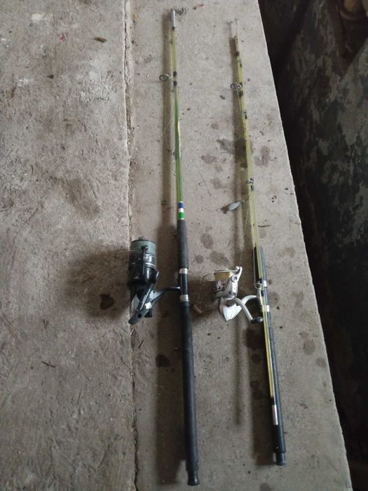 Въдици с макари 2бр