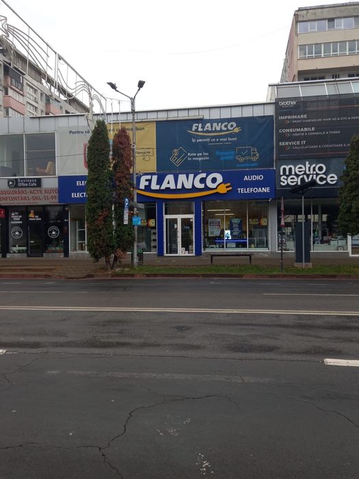 Închiriez spațiu comercial ultracentral Piatra-Neamț(Flanco)