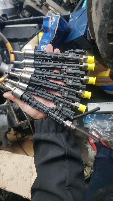 Injector Bmw benzina 335i 535i N55 13647639994