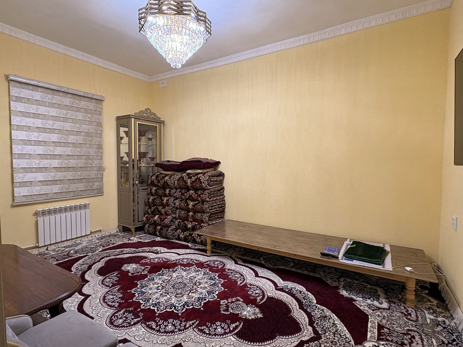 4 xonali kv sotiladi