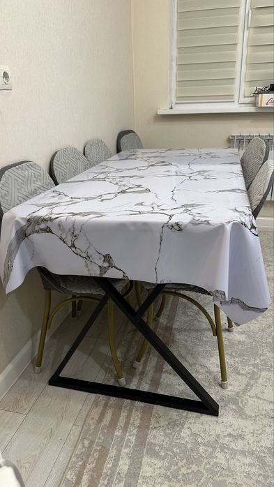 Стол со стульями