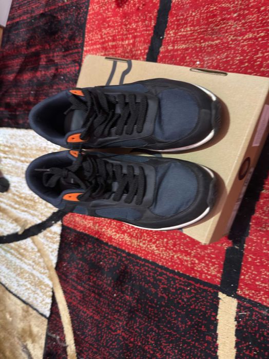 Adidasi sport ZARA negru cu portocaliu