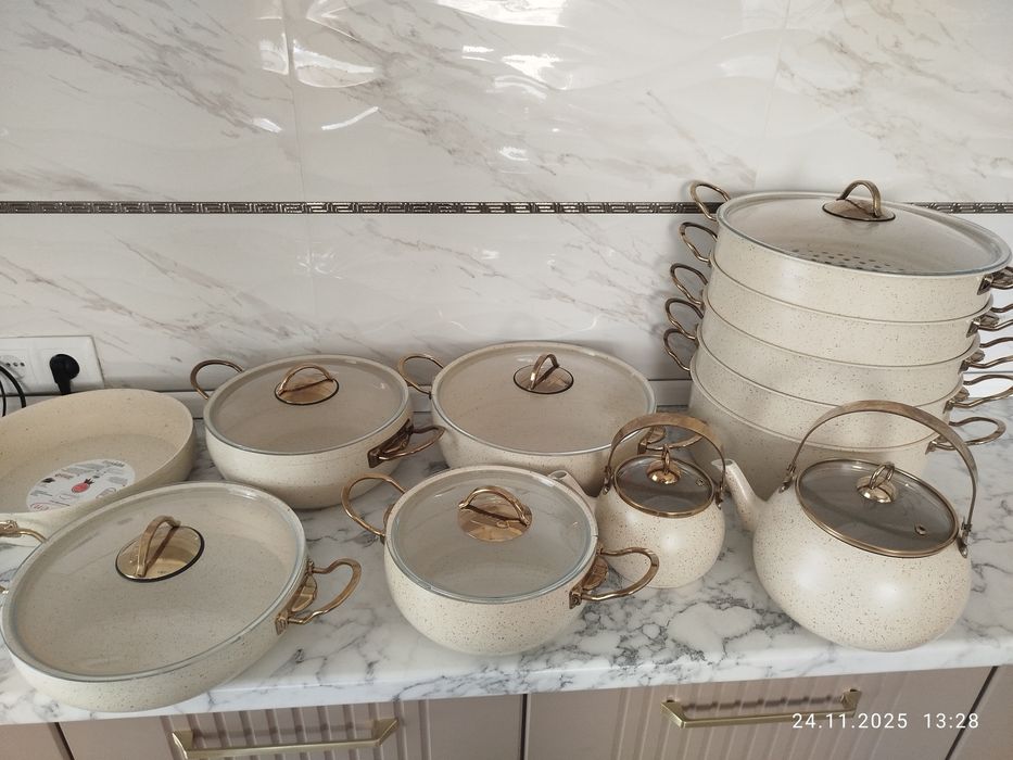 Продаю набор посуды оригинал Турция