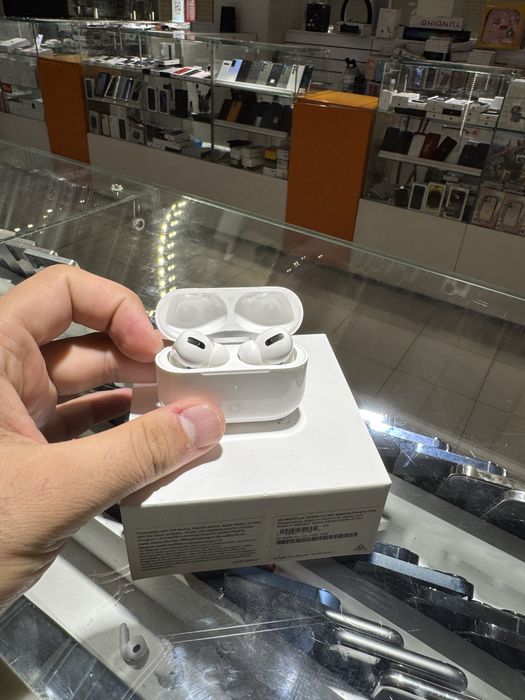Airpods pro…………