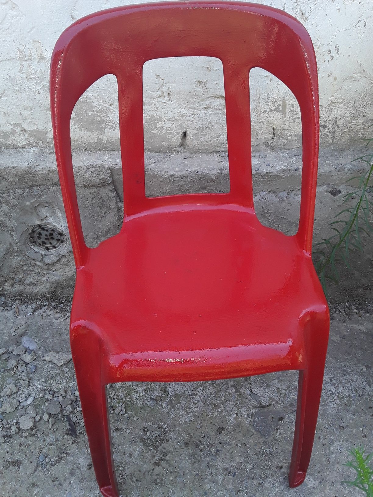 Вешалка и стул продается