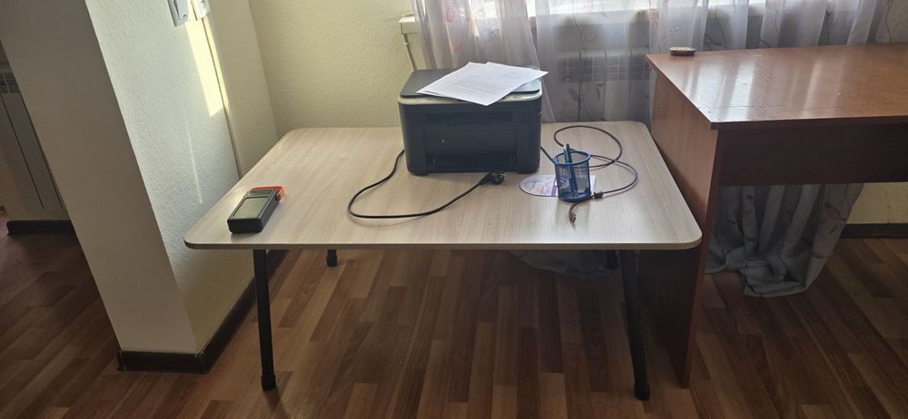 Кровать,диван столы