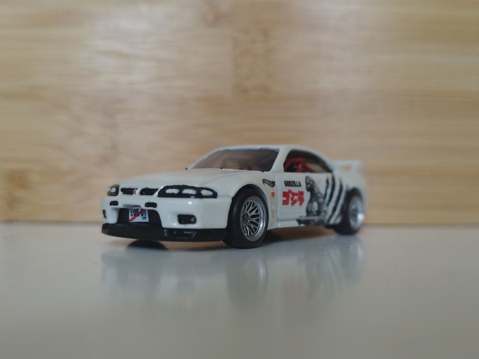 Nissan skyline gt-r R33  Godzilla Custom Hot Wheels 1/1