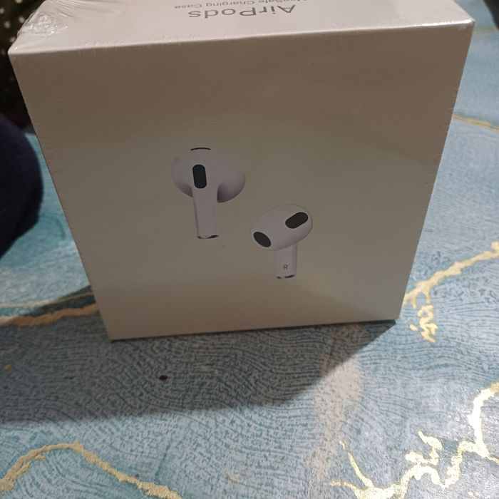 Наушник Apple AirPods