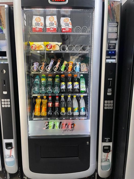 Automat sucuri vending / tonomat dulciuri / automat vending