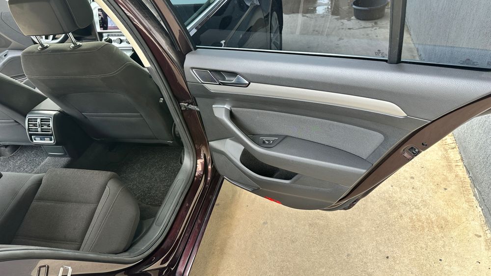 VW Passat B8 1.6 TDI 150CP - 2017 - Navigatie Waze/Google Maps -