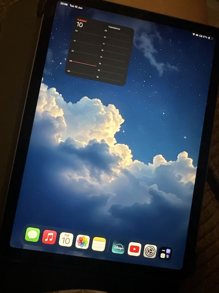 Ipad air 5 culoare mov