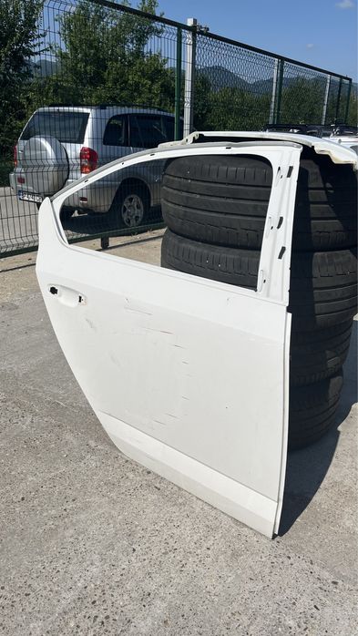 5 броя задна дясна  врата Skoda Octavia 3
