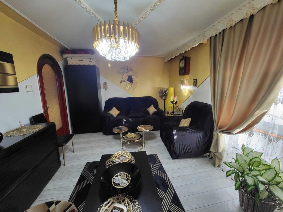 , Vand apartament 2 camere,    2 balcoane, pret negociabil