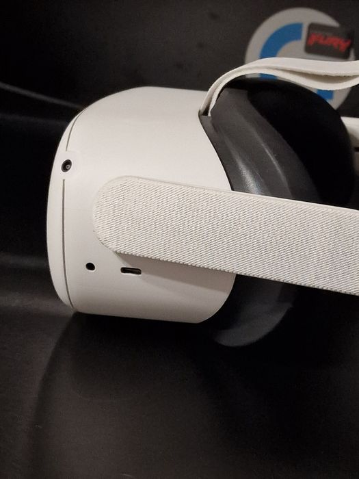 Vând ochelari VR Oculus Quest 2, 256GB