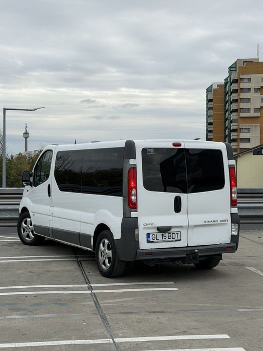 De vanzare opel vivaro 8+1