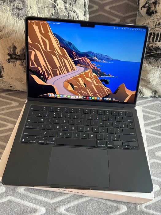 Продам Ноутбук Apple MacBook Air 13 M2