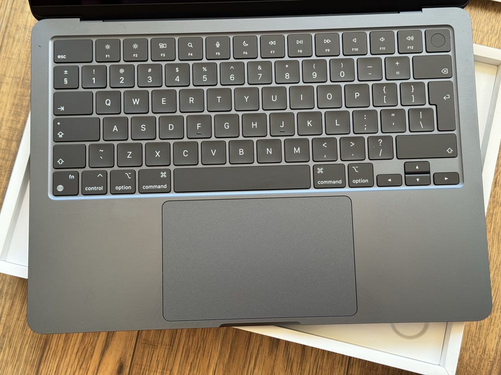 Macbook Air 13" M3 256GB SSD Midnight Гарнация