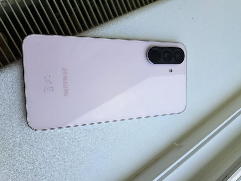 Vând Samsung A 56 5G
