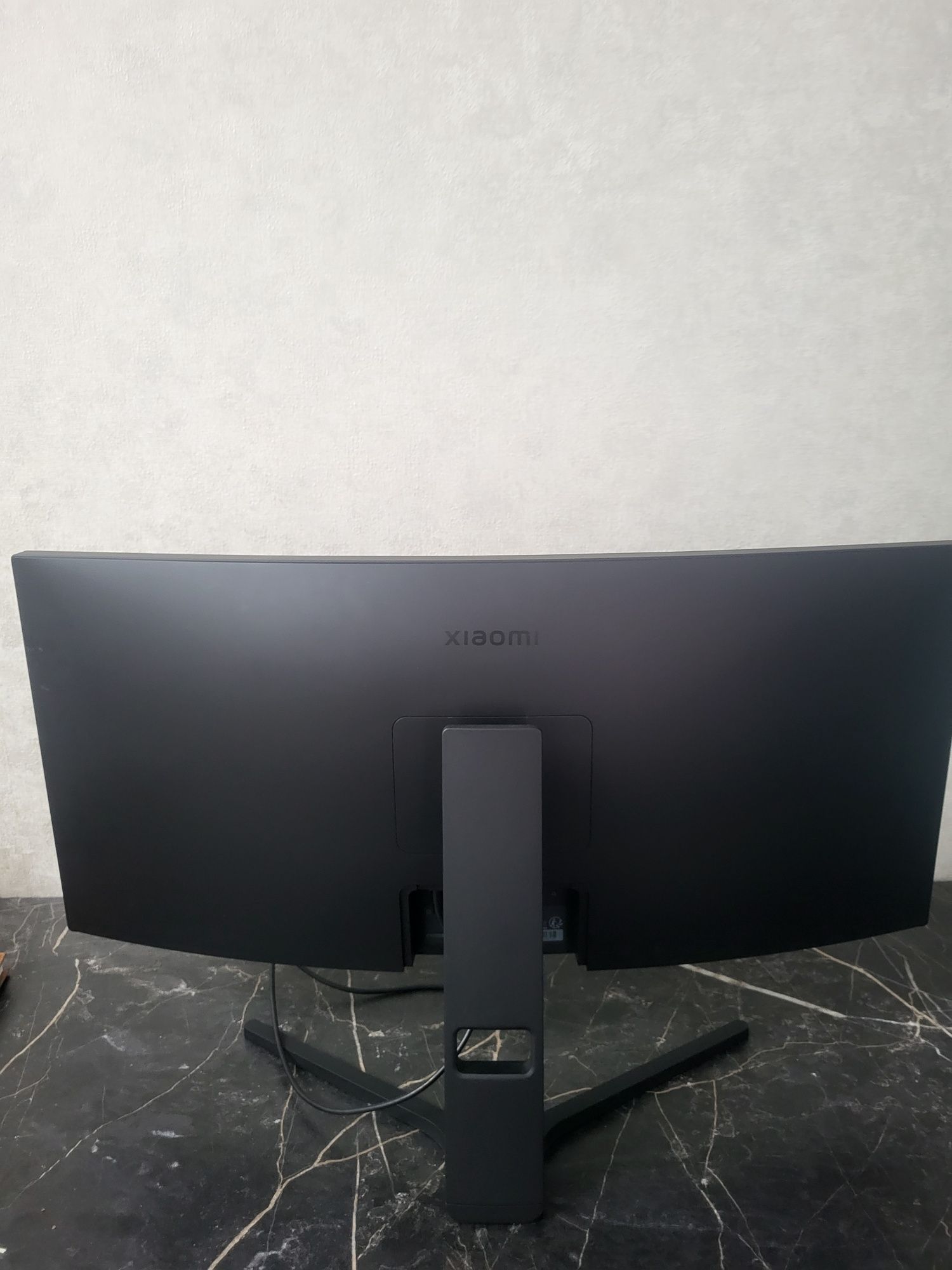 Монитор Xiaomi 21:9