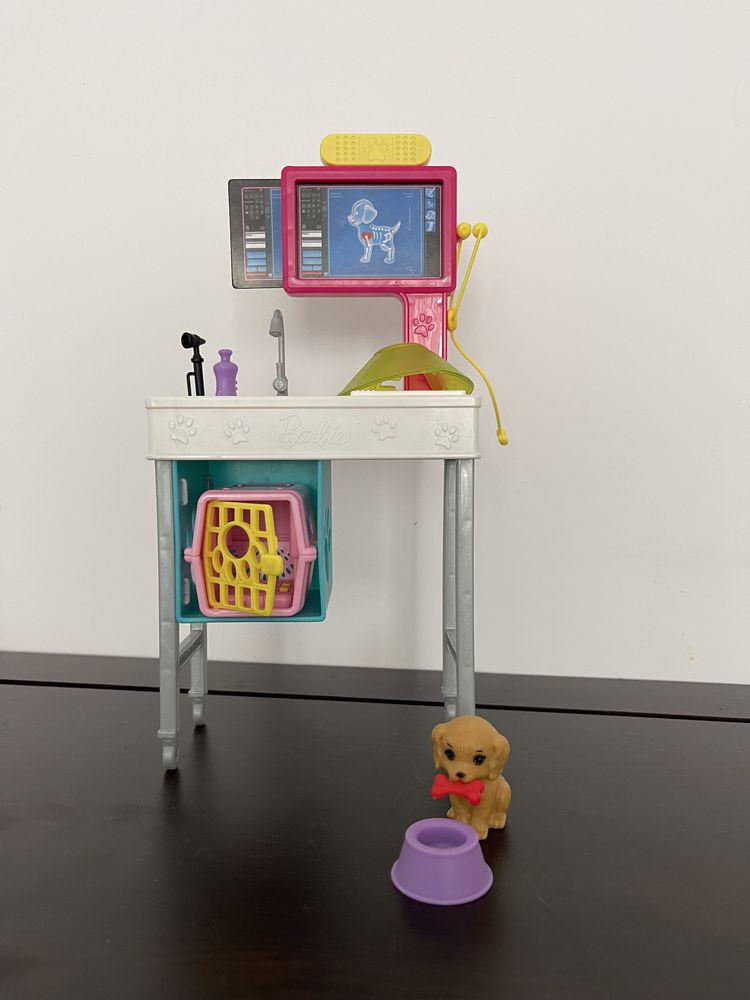 Barbie - Papusa Set cabinet veterinar