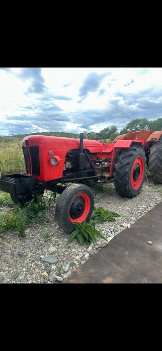 Tractor agricol zetor