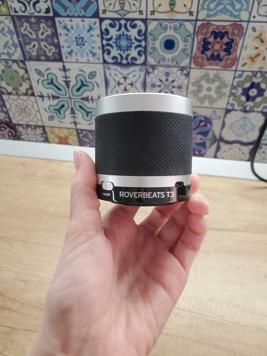 Продавам Bluetooth високоговорител RoverBeats T3 – компактен и мощен