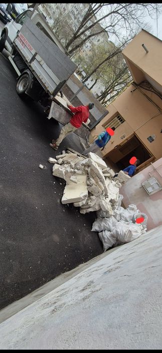 Transport moloz și diferite mărfuri