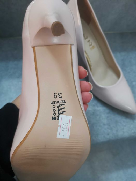 нови  официални обувки номер 39