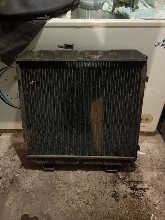 Продам радиатор охлаждения на Паз, Газ