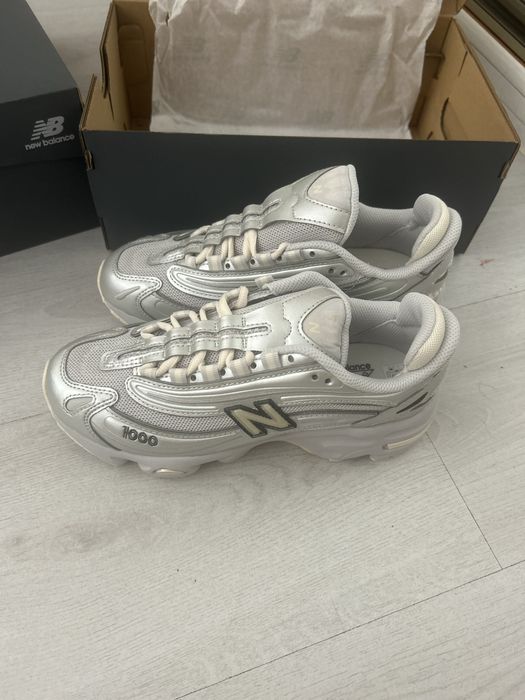 New Balance M1000