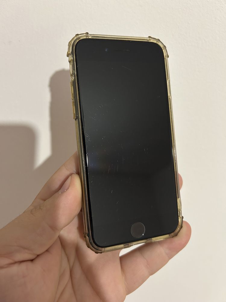 Iphone 7 Black 32 g - bat 100% - liber - 350 ron !