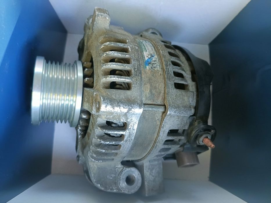 Alternator original Denso Toyota Corolla Verso D4D, 2.2 L diesel, 2007