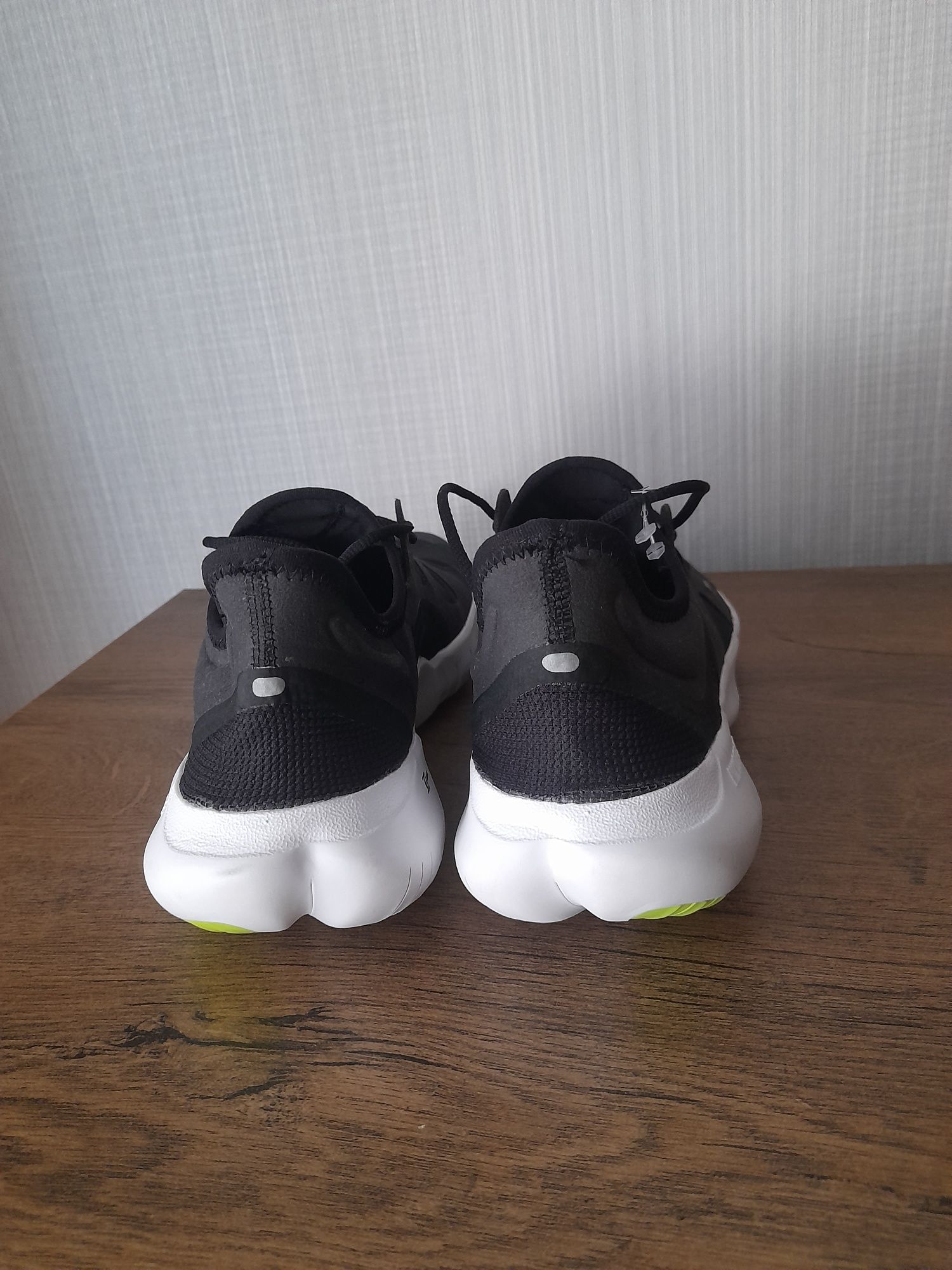 Nike free 5.0 маратонки 42 номер.