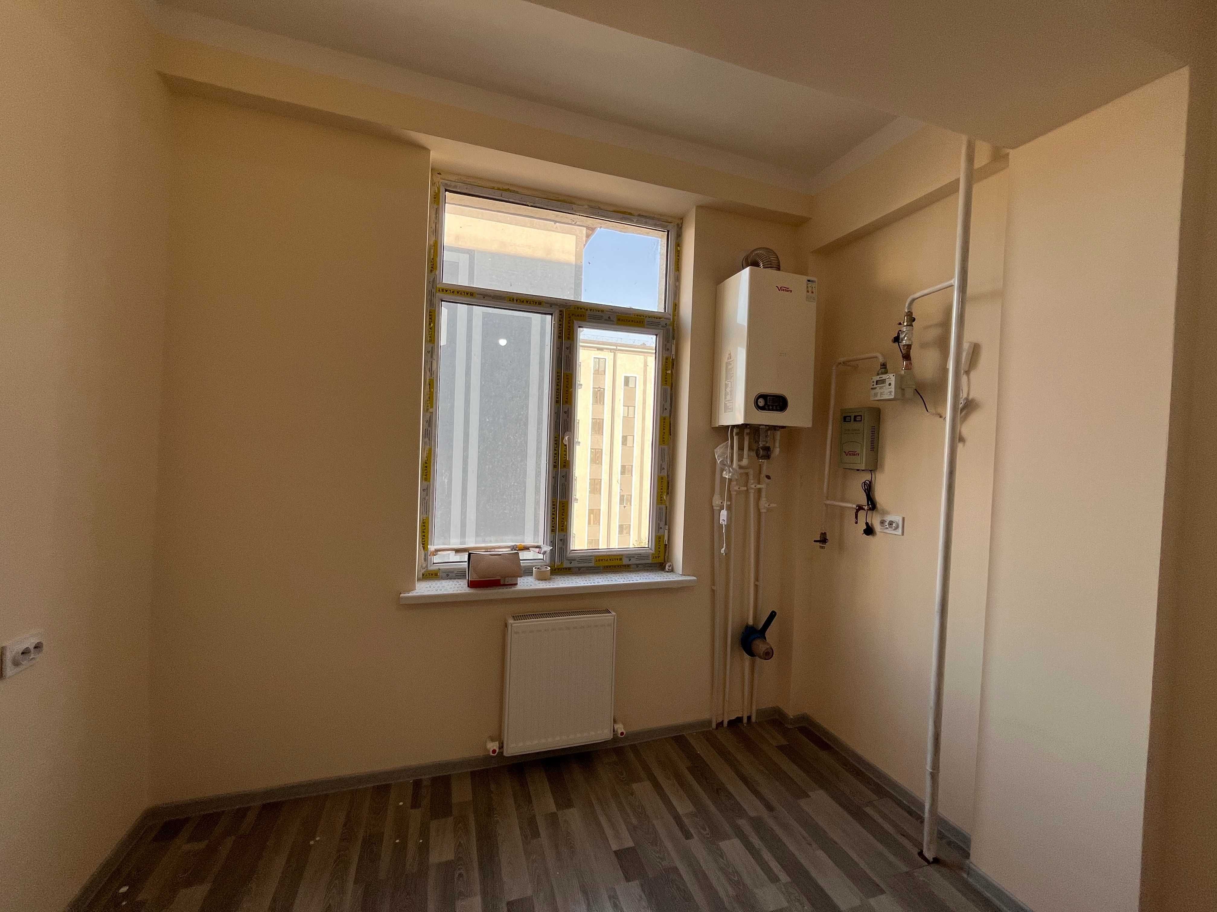 ПРОДАЕТСЯ - 2-комнатная квартира — р-н Янги Хаёт, метро Кипчак!