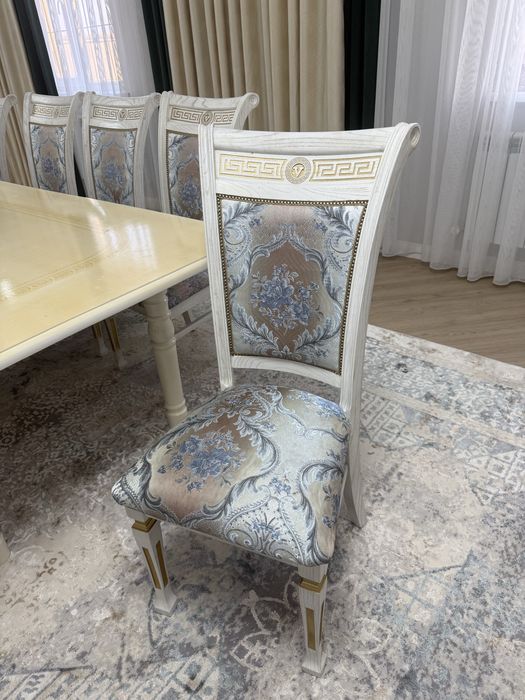 Срочно продам гостинную  стулья