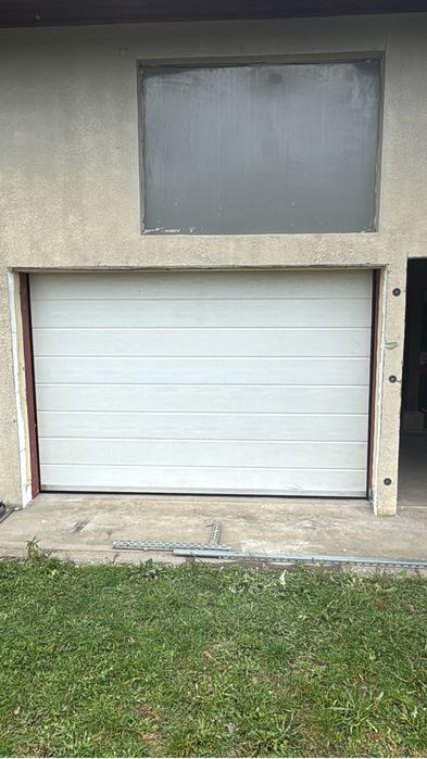 Usa garaj L4000 x H4000 cu geamuri -NOU!