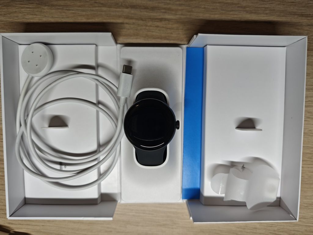 Часовник Google Pixel 2 LTE черен