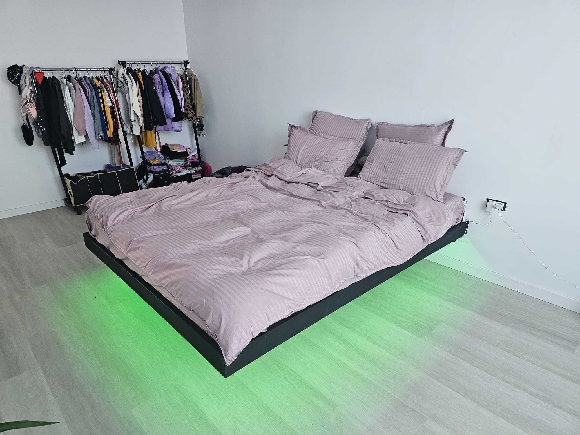 mobilier metalic , scaune, paturi, mese