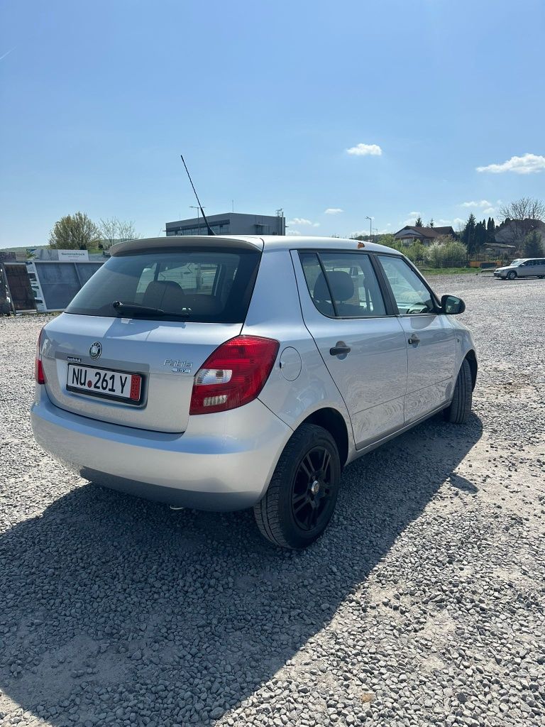 Vând Skoda Fabia 1.4 benzina