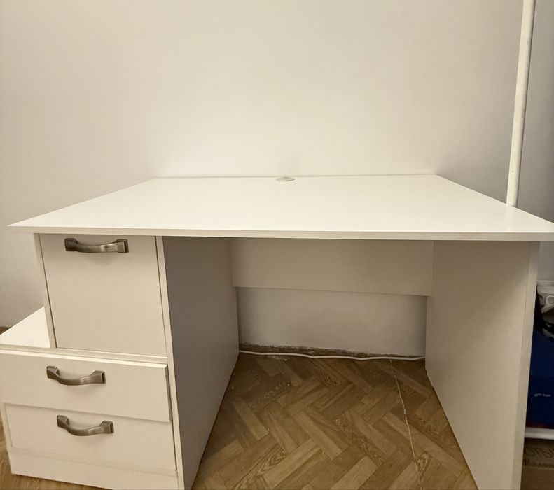 Стол для учебы/работы